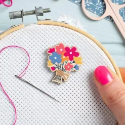 Flower Posey Magnetic Needle Holder
