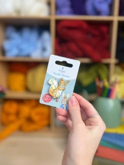 Squirrel Nutkin Needle Minder